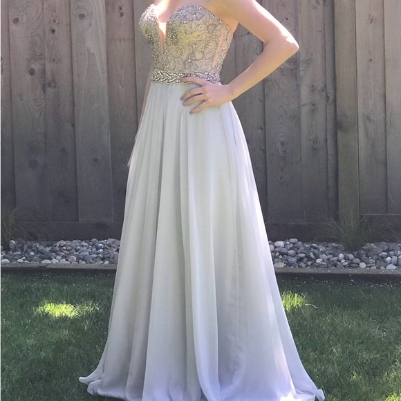 Prom/ Graduation dress - Picture 2 of 2